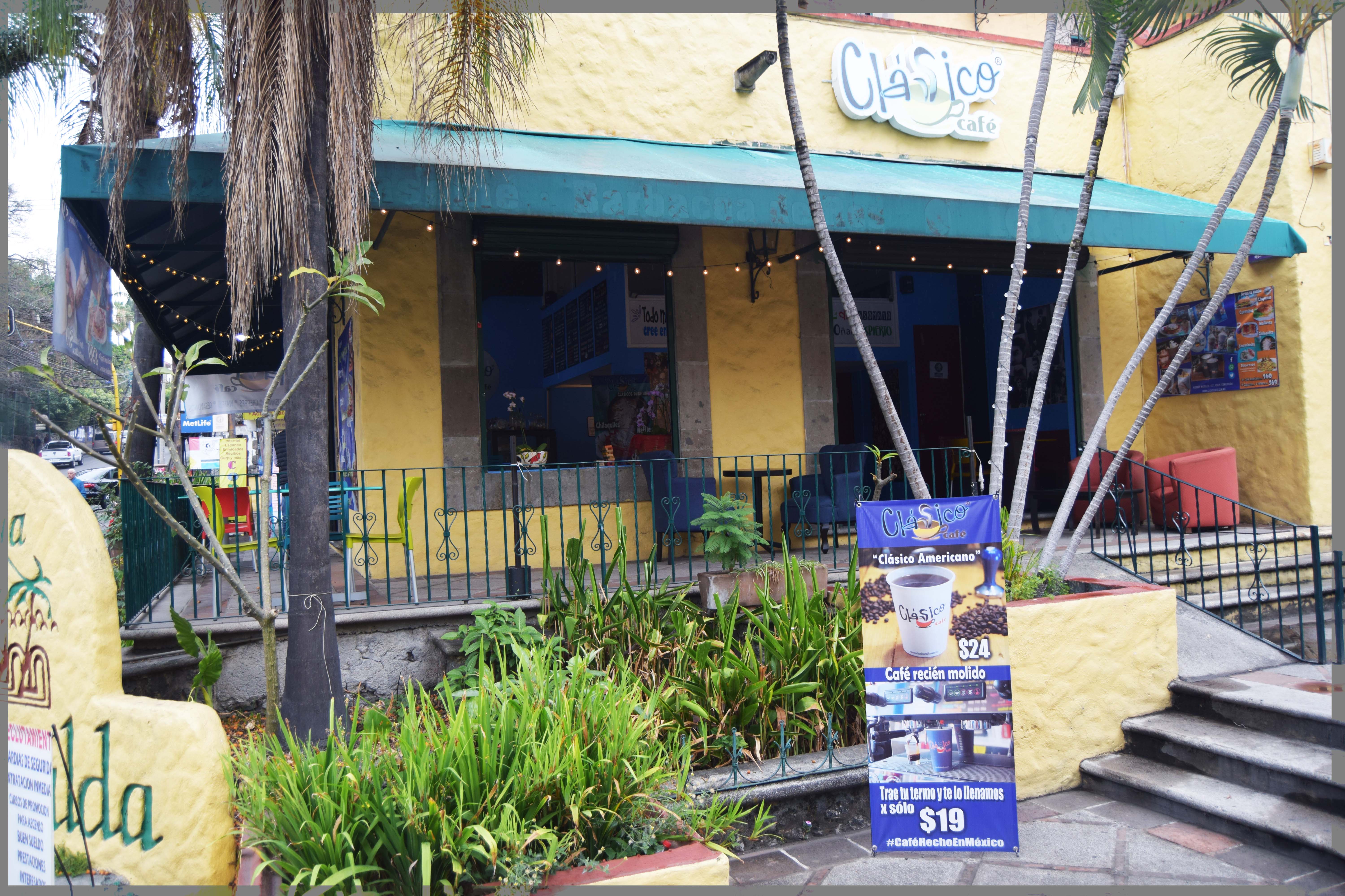 Fachada Clásico Café